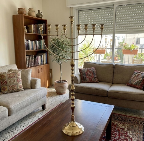 חנוכיה גדולה ויוקרתית