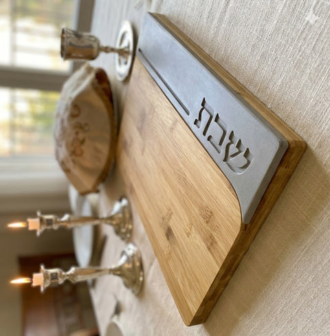 מגש לחלות שבת בטון ועץ